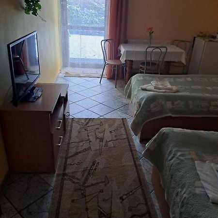 Hotelik Warmia -Pensjonat, Hostel 리드즈바르크 바르민스키 외부 사진