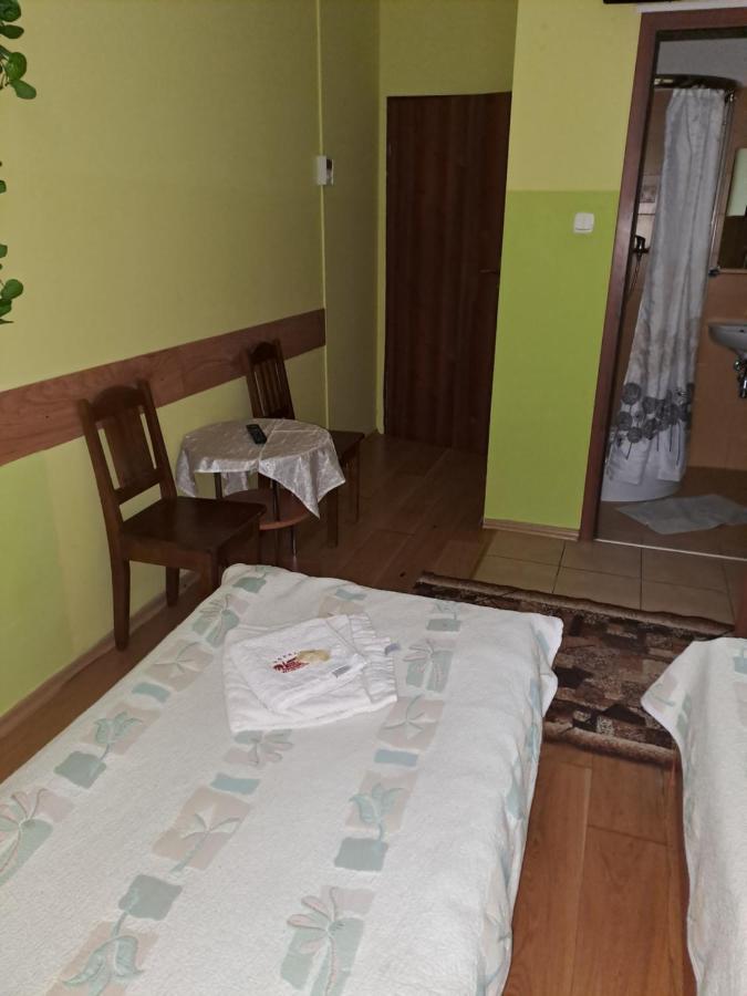 Hotelik Warmia -Pensjonat, Hostel 리드즈바르크 바르민스키 외부 사진